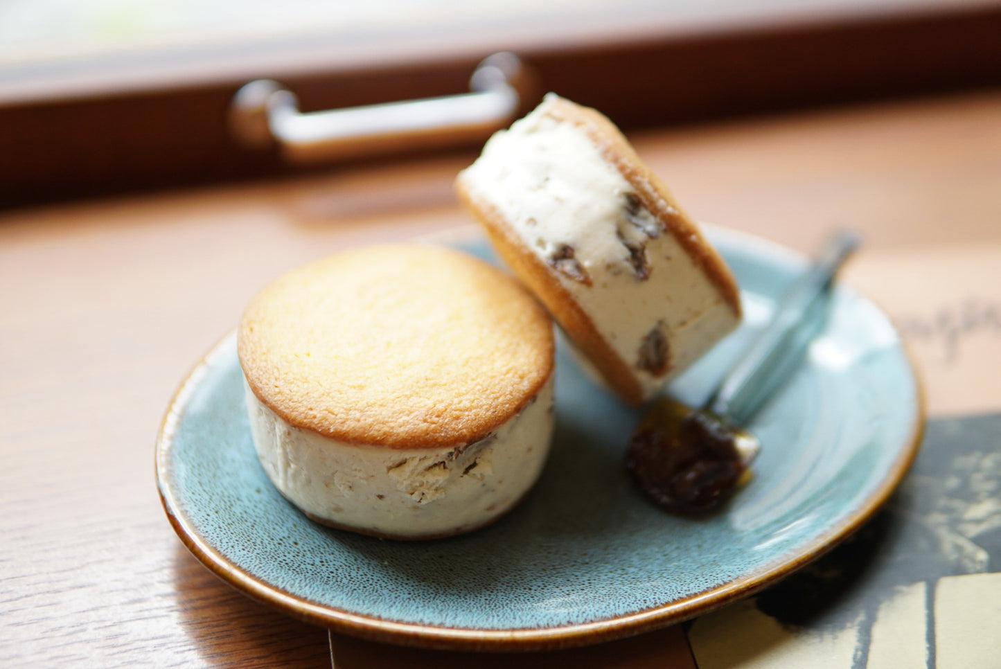 チーケーサンド ラムレーズン/プレーン 4個入