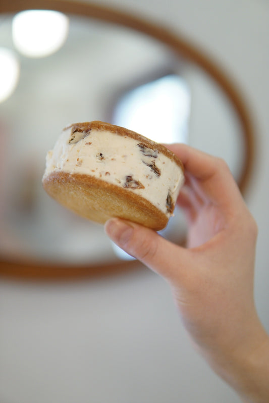 チーケーサンド ラムレーズン/プレーン 4個入