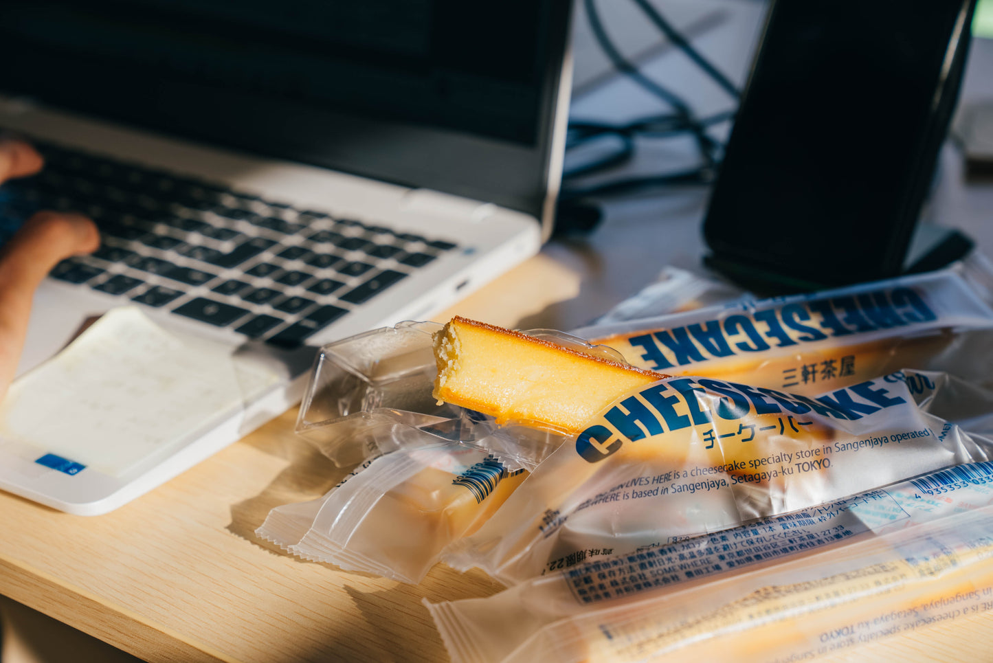 CHEESECAKE BAR《チーズフィナンシェ》(1本~)