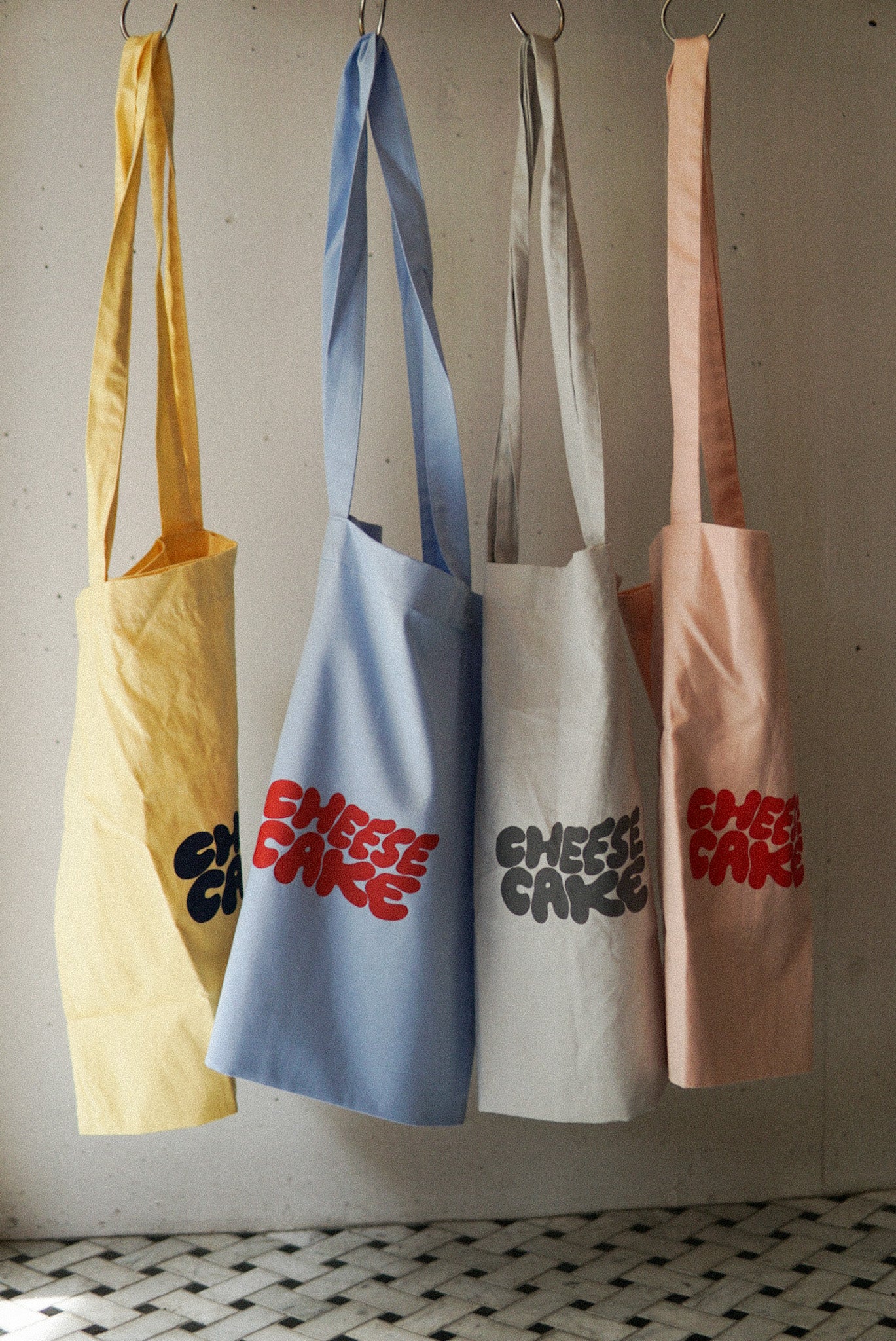 The SUN LIVES HERE トートバッグ｜公式グッズ / Tote Bag – cafe The
