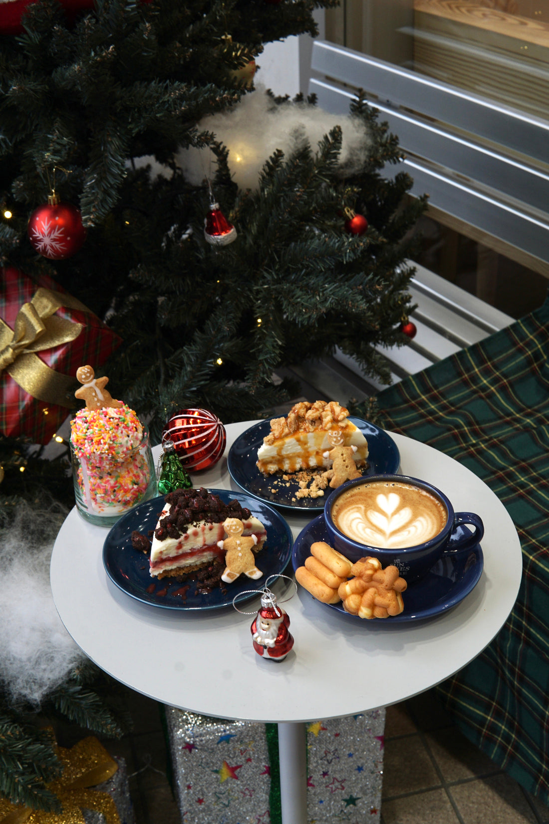 キャロットタワー店の冬支度。ときめくスノーケーキ。