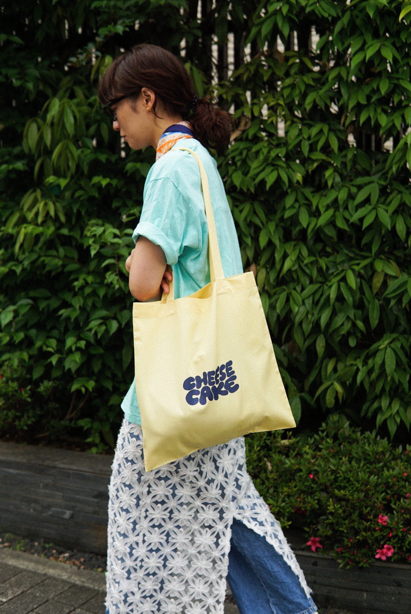 The SUN LIVES HERE トートバッグ｜公式グッズ / Tote Bag – cafe The