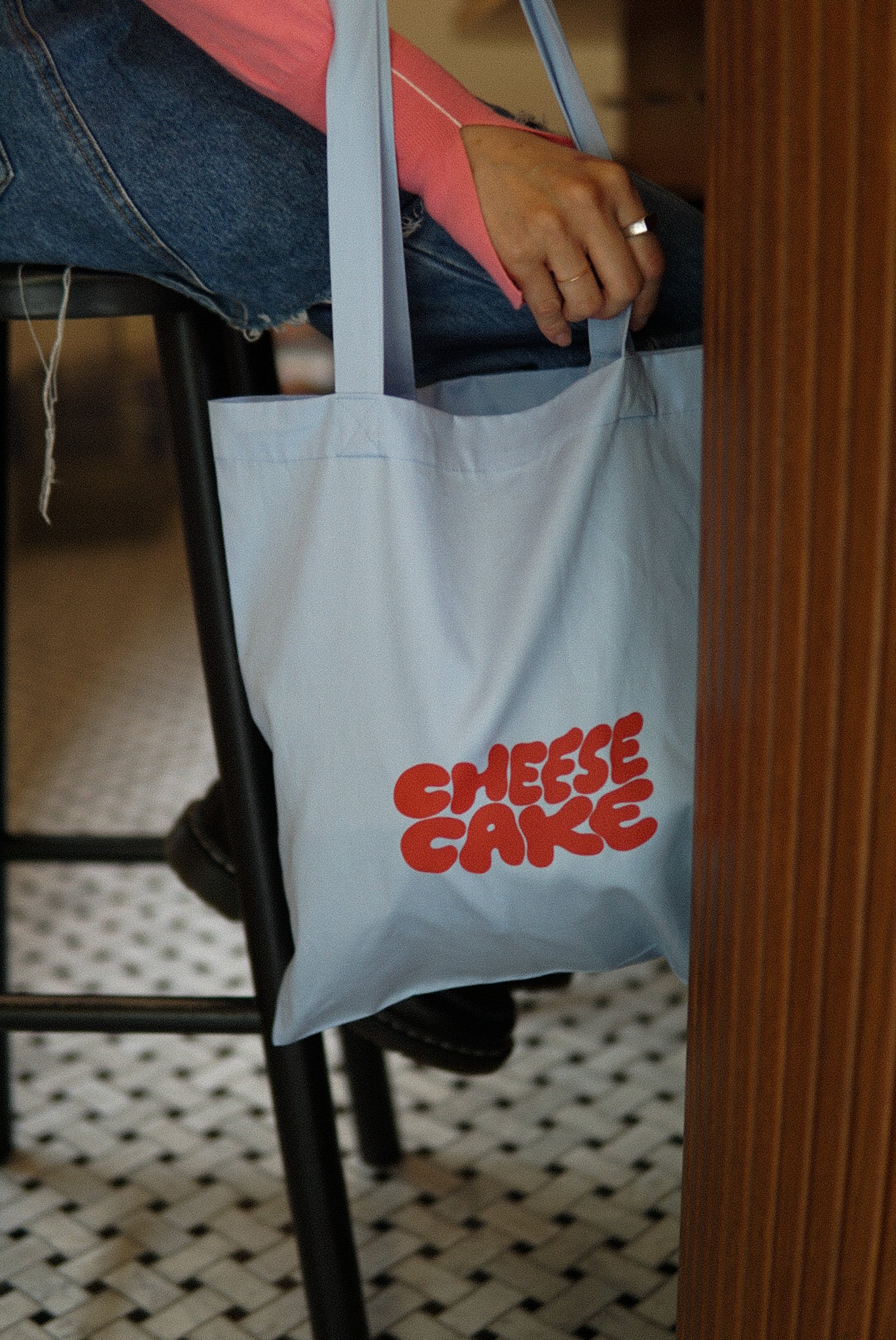 The SUN LIVES HERE トートバッグ｜公式グッズ / Tote Bag – cafe The