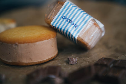 チーケーサンド チョコ/ストロベリー 4個入