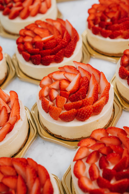 【店頭受け取り】クリスマス苺の生クリームチーズケーキ15㎝